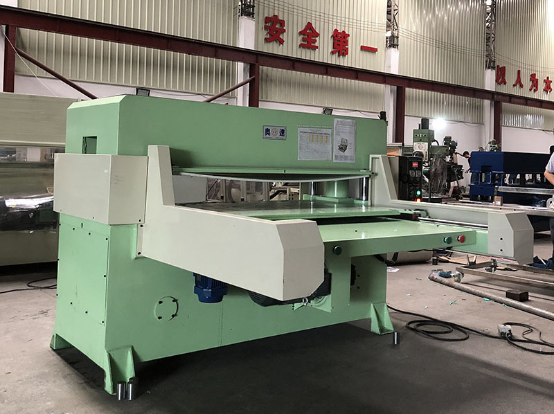 單(dān)（雙）邊自動送(song)料裁斷機