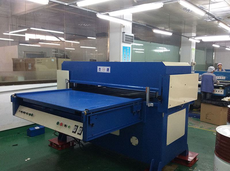 單(dān)（雙）邊自動送(sòng)料裁斷機